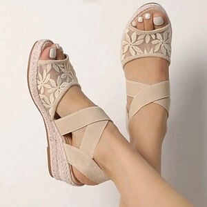 Fashionable Beach Style Apricot Flower Accent Platform Wedge Sandals For Women
